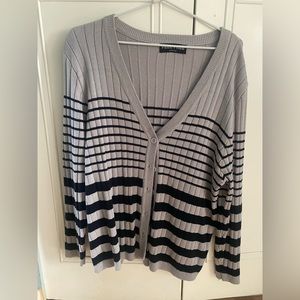 2/$10 Lightweight sweater - M runs Large